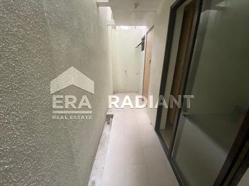Rumah Dijual di dekat Bintaro, Cluster V-Town House, Siap Huni.
