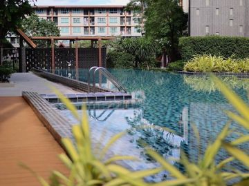 For sale: D Condo Campus, behind CMU, corner, mountain view, garden view, 2.9 million.