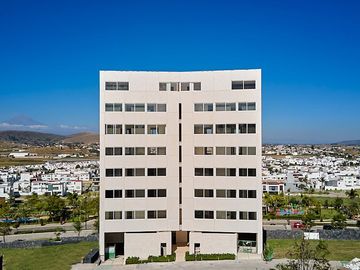 Departamento en Venta con Terraza y Jardín en Lomas de Angelópolis