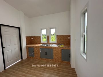New house for sale, never lived in, area 100 square meters, 3 bedrooms, near tourist attractions. Job resources and facilities, Ban Laeng, Rayong