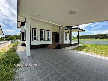 New house for sale, never lived in, area 100 square meters, 3 bedrooms, near tourist attractions. Job resources and facilities, Ban Laeng, Rayong