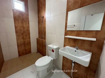 New house for sale, never lived in, area 100 square meters, 3 bedrooms, near tourist attractions. Job resources and facilities, Ban Laeng, Rayong