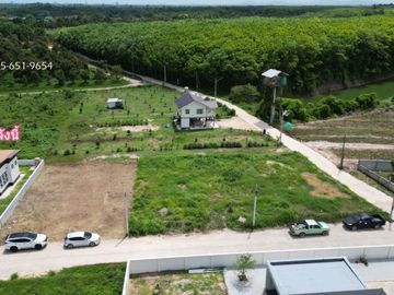 New house for sale, never lived in, area 100 square meters, 3 bedrooms, near tourist attractions. Job resources and facilities, Ban Laeng, Rayong
