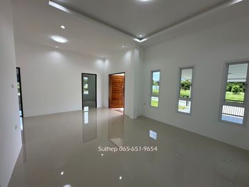 New house for sale, never lived in, area 100 square meters, 3 bedrooms, near tourist attractions. Job resources and facilities, Ban Laeng, Rayong