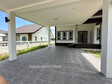 New house for sale, never lived in, area 100 square meters, 3 bedrooms, near tourist attractions. Job resources and facilities, Ban Laeng, Rayong