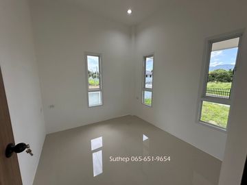 New house for sale, never lived in, area 100 square meters, 3 bedrooms, near tourist attractions. Job resources and facilities, Ban Laeng, Rayong