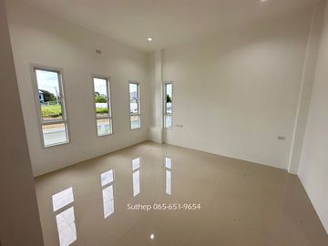New house for sale, never lived in, area 100 square meters, 3 bedrooms, near tourist attractions. Job resources and facilities, Ban Laeng, Rayong