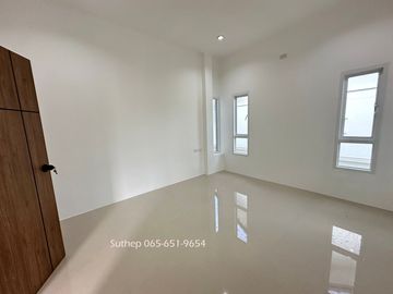 New house for sale, never lived in, area 100 square meters, 3 bedrooms, near tourist attractions. Job resources and facilities, Ban Laeng, Rayong