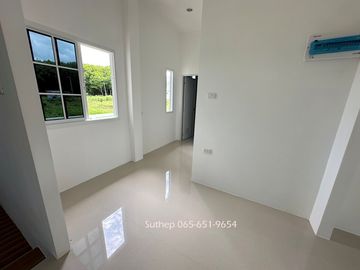 New house for sale, never lived in, area 100 square meters, 3 bedrooms, near tourist attractions. Job resources and facilities, Ban Laeng, Rayong