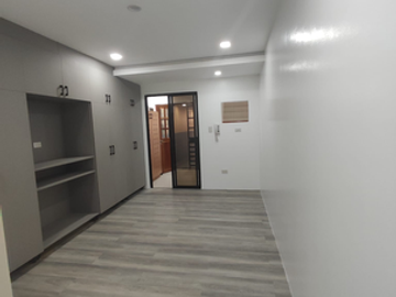 4BR Townhouse for Sale at Roxas District QC