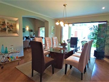 Venta Linda Casa en Condominio con Piscina y Hermoso Jardin - Sol de La Molina