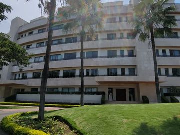 En venta lujoso y moderno departamento en Edificio Sotonovo, Km 6 vía a Samborondón, vista al Río.