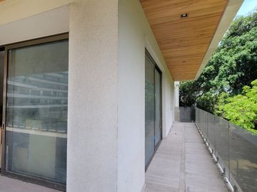 En venta lujoso y moderno departamento en Edificio Sotonovo, Km 6 vía a Samborondón, vista al Río.