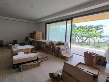 En venta lujoso y moderno departamento en Edificio Sotonovo, Km 6 vía a Samborondón, vista al Río.