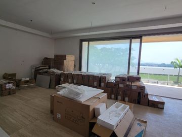 En venta lujoso y moderno departamento en Edificio Sotonovo, Km 6 vía a Samborondón, vista al Río.