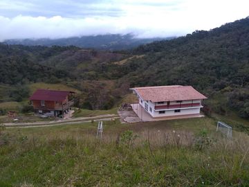 VENDO FINCA AGRÍCOLA, PARA GANADO O CERDOS EN SANTUARIO ANTIOQUIA.