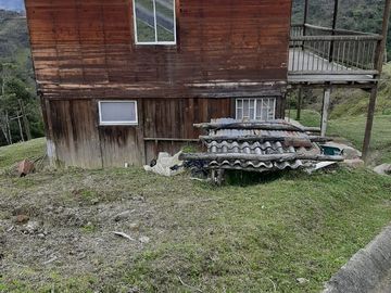 VENDO FINCA AGRÍCOLA, PARA GANADO O CERDOS EN SANTUARIO ANTIOQUIA.