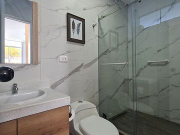 Se Vende Casa De Estreno En Urb La Florida De Ica