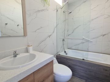 Se Vende Casa De Estreno En Urb La Florida De Ica