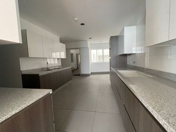 DEPARTAMENTO DE LUJO EN EDIFICIO LA QUEBRADA, BARRANCO
