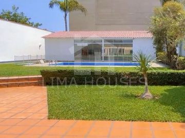 VENDO CASA DE UNA PLANTA EN SURCO 1,209m2