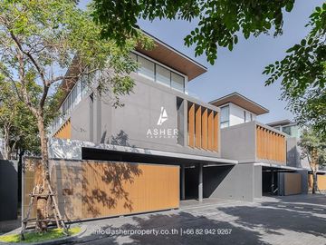 5 Bedrooms | 7 Bathrooms | The house surrounds a garden and private swimming pool.