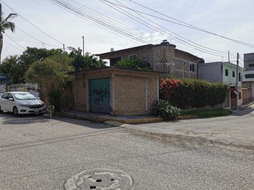 Bonita casa con local