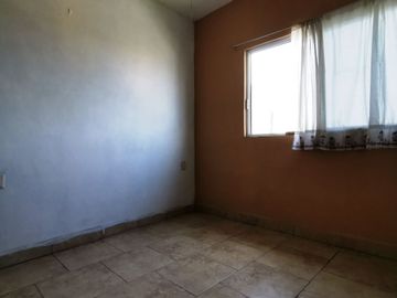Bonita casa con local