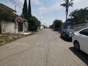 Bonita casa con local