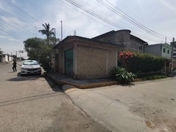 Bonita casa con local