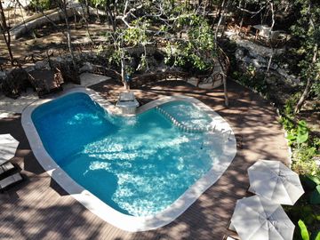 VILLAS DISRUPTIVAS de 1-5 habitaciones on-demand sobre Av. Coba en Tulum