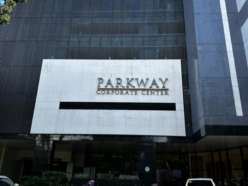 Parkways Corporate Center 55sqm floor Area Office Space Unit in 26th Floor, For Sale