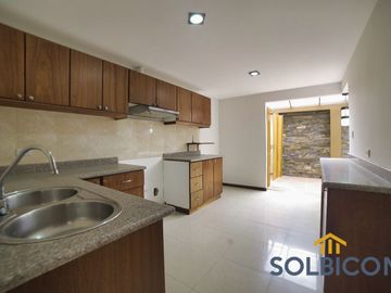 Casa a la venta en Cuenca Misicata de 4 habitaciones