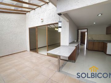 Casa a la venta en Cuenca Misicata de 4 habitaciones