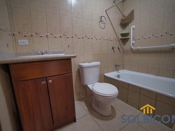 Casa a la venta en Cuenca Misicata de 4 habitaciones