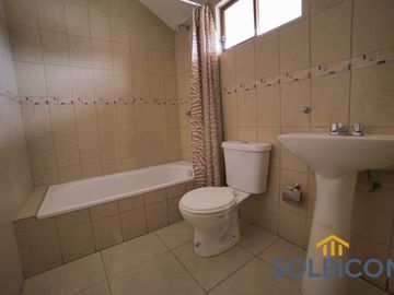 Casa a la venta en Cuenca Misicata de 4 habitaciones