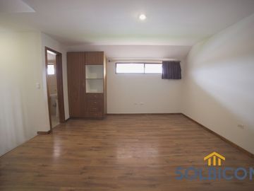 Casa a la venta en Cuenca Misicata de 4 habitaciones