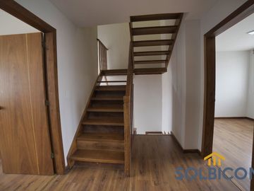 Casa a la venta en Cuenca Misicata de 4 habitaciones