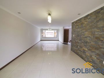 Casa a la venta en Cuenca Misicata de 4 habitaciones