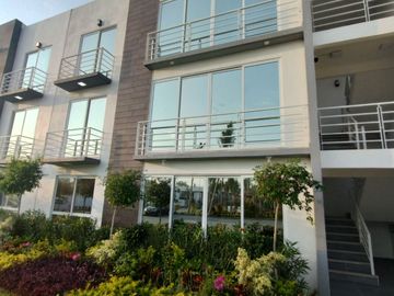 Venta de departamento junto a la playa con 3 habitaciones y club de playa