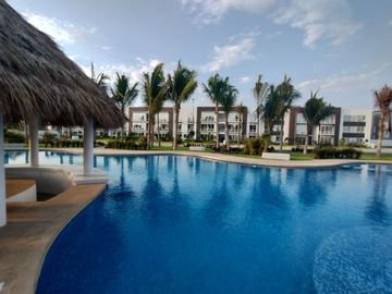 Venta de departamento junto a la playa con 3 habitaciones y club de playa