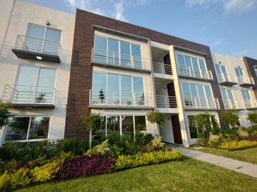 Venta de departamento junto a la playa con 3 habitaciones y club de playa