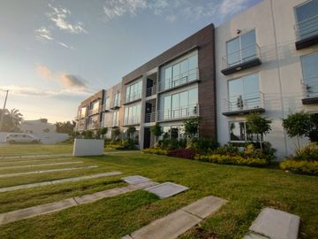 Venta de departamento junto a la playa con 3 habitaciones y club de playa