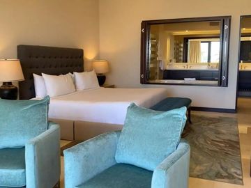 Departamento en planta baja, con vista al mar, y entrada directa al area de la alberca y Jacuzzi privado, Pacific Ocean, Cabo San Lucas.