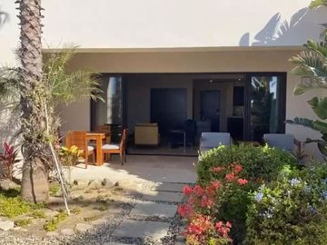Departamento en planta baja, con vista al mar, y entrada directa al area de la alberca y Jacuzzi privado, Pacific Ocean, Cabo San Lucas.