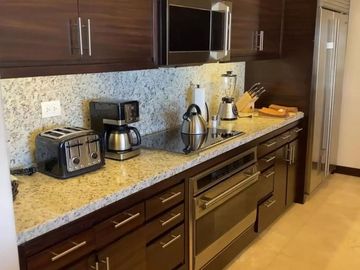 Departamento en planta baja, con vista al mar, y entrada directa al area de la alberca y Jacuzzi privado, Pacific Ocean, Cabo San Lucas.