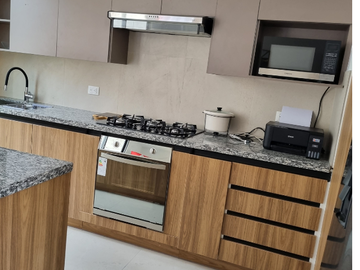 VENTA DE CASA TRES Y CUATRO DORMITORIOS AMBATO
