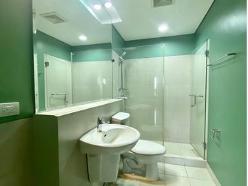 3 Bedroom Unit Condominium in TRAG San Lorenzo The Residence at Greenbelt Makati City