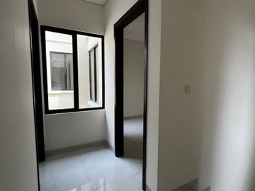 Disewakan Rumah Lavon Swancity Tangerang Banten Lokasi Strategis Murah