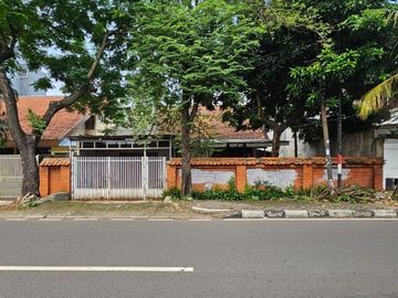 RUMAH at Jl. DARMAWANGSA, KEBAYORAN BARU, JAKSEL